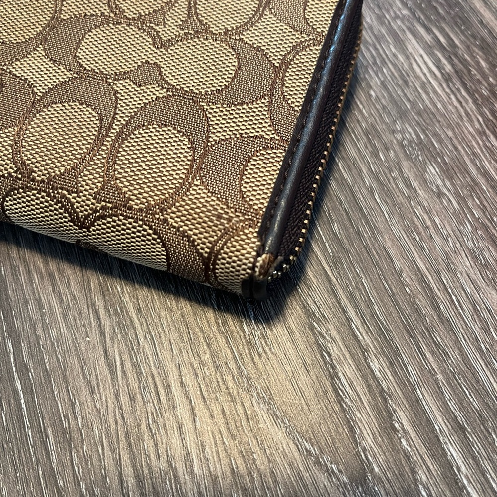 Coach Brown and Tan Wallet - Picture 5 of 10